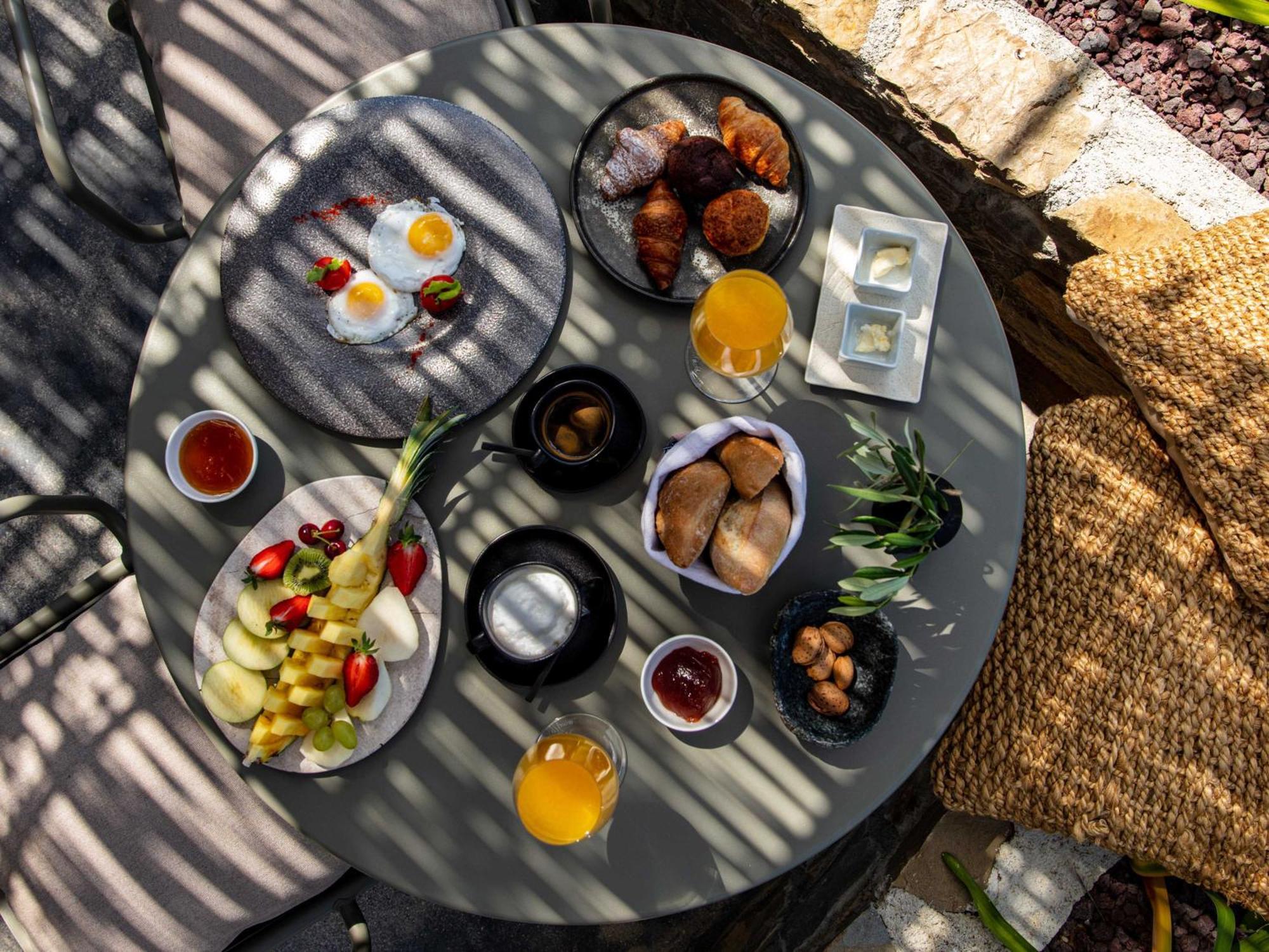 San Canzian Hotel & Residences - Small Luxury Hotels Of The World Буйе Экстерьер фото
