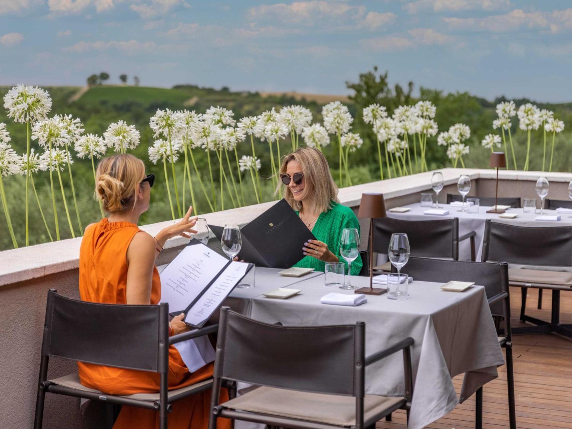 San Canzian Hotel & Residences - Small Luxury Hotels Of The World Буйе Экстерьер фото